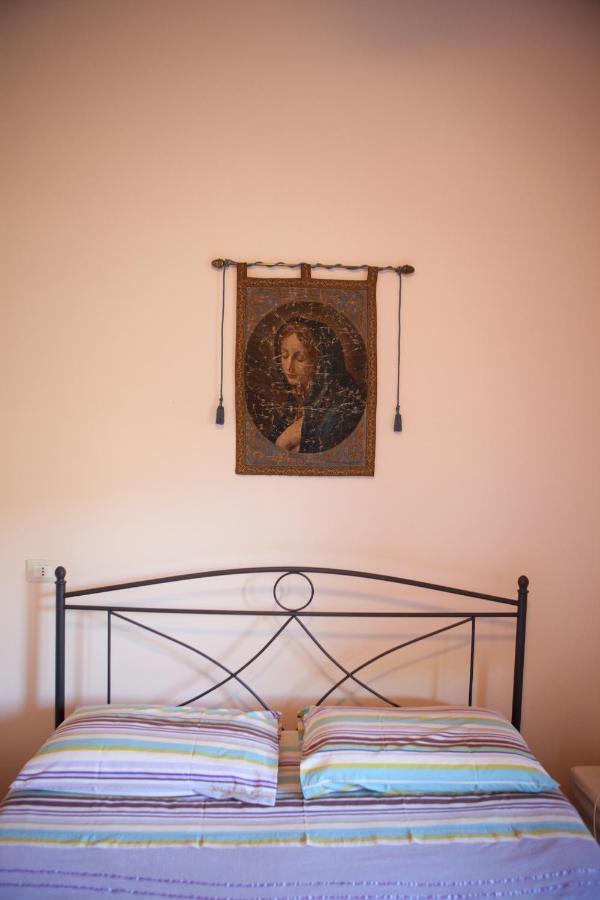 Hostal Casa Dell'Orto San Vito Chietino Habitación foto